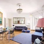 ROMAC Gianicolo 3-Bedroom Holiday Apartment