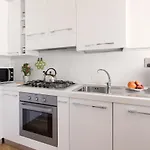 ROMAC Gianicolo 3-Bedroom Holiday Apartment